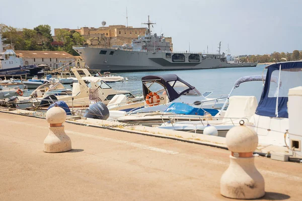 Brindisi Italy April 2018 Port Brindisi Boats Military Ship Moored — Stock Photo, Image