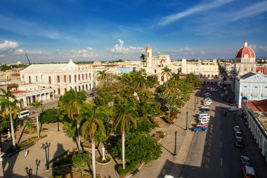 Cienfuegos, Cuba - 7 Aralık 2017: Hava görünümünde Jose Marti meydanda Cienfuegos (Küba) güneşli bir gün
