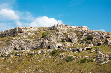 Matera önünde hill ile kayaya oyulmuş Mağaraları Panoraması