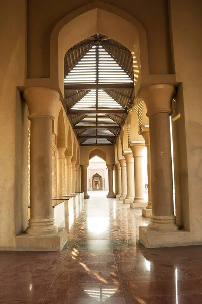 Βεράντα Στην Ισλαμική Αρχιτεκτονική Στο Mutrah Την Περιοχή Του Μουσκάτ — Φωτογραφία Αρχείου