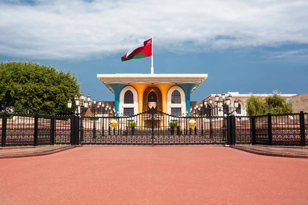 Al Alam Sultan Qaboos Kraliyet Sarayı Muscat (Umman rüzgardaki bayrak ile)