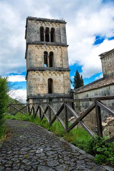 Bell tower of the ancient Abbey of San Liberatore a Majella in Abruzzo (Italy) — Stock Photo, Image