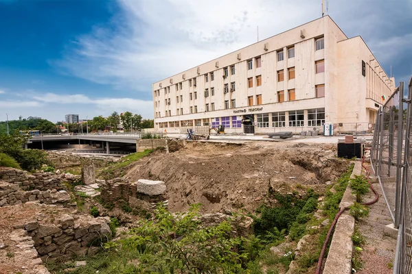 플로브디프 중심부의 우체국 근처 발굴 작업(B — 스톡 사진