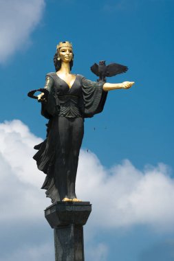 Aziz Sophia Heykeli, bilgeliğin sembolü ve Sofya 'nın koruyucusu. 