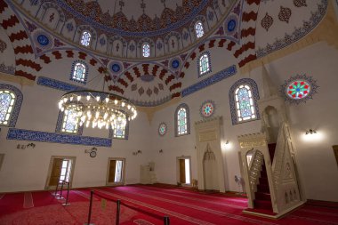 Sofya 'daki Banya Başhi camiinin içinde hiç kimse olmadan.