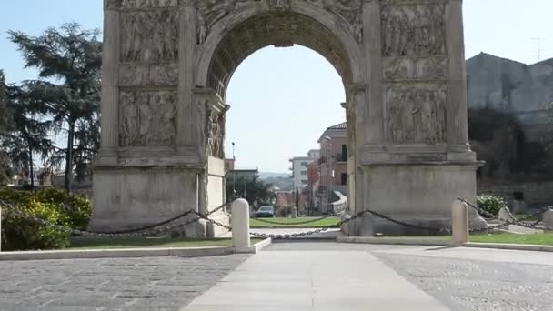 Benevento Italia Agosto 2017 Arco Trajano Benevento Italia — Vídeo de stock