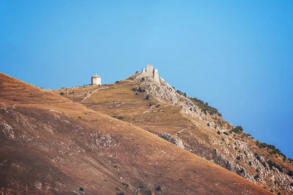 Het Kasteel Van Rocca Calascio Kerk Berg — Stockfoto