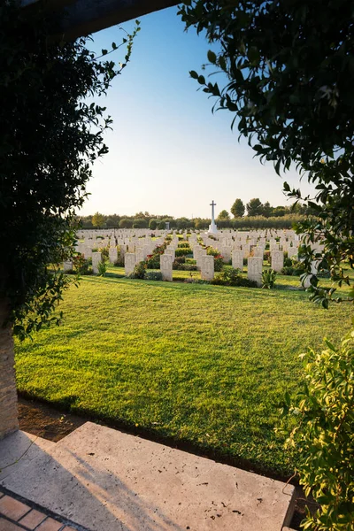 Kamienie Nagrobne Kanadyjskim Cmentarzu Żołnierzy Poległych Podczas Wojny Światowej Ortonie — Zdjęcie stockowe