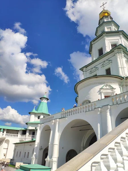 NOWY JERUSALEM MONASTERY, Istra, Rosja. Jest to kopia kościoła Bożego Grobu w Jerozolimie. Stary klasztor.. — Zdjęcie stockowe