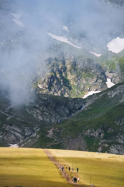 Sisli yol Karpat Dağları, Ukrayna turist hiking