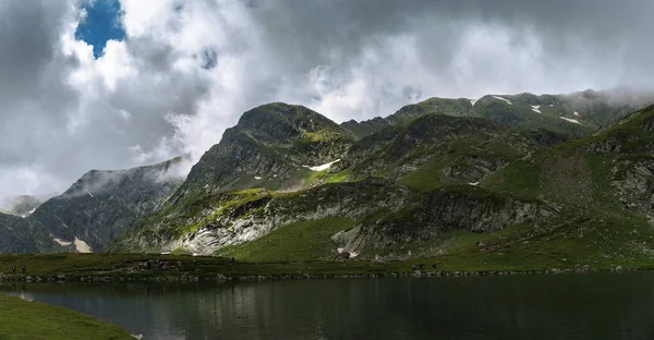 Malerischer Bergsee Unter Dramatischem Himmel Den Karpaten Ukraine — Stockfoto