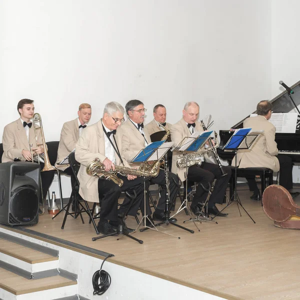 Mosca Russia Circa Ottobre 2018 Esecuzione Dell Orchestra Jazz Retrò — Foto Stock