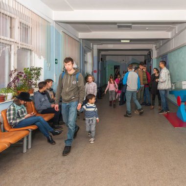 Moskova, Rusya - Kasım, 2018 yaklaşık: Mutlu yeni yıl Noel okul tatili. Katılımcılar ve konuklar okulu iç. Stremyanny lane, 33/35 evi.