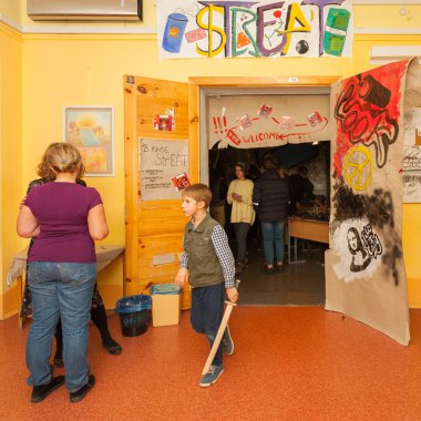 Moskova, Rusya - Kasım, 2018 yaklaşık: Mutlu yeni yıl Noel okul tatili. Katılımcılar ve konuklar okulu iç. Stremyanny lane, 33/35 evi.