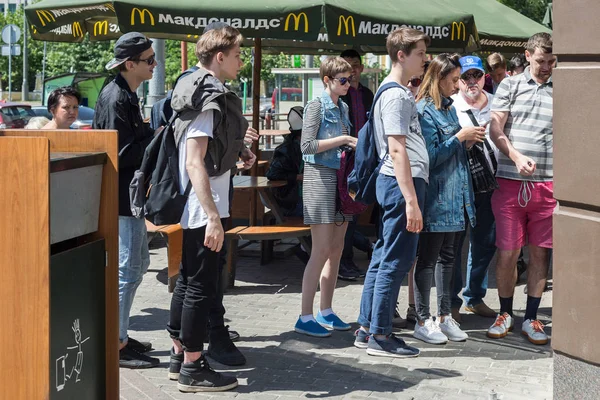 Opening of the McDonald's cafe — Stock Photo, Image