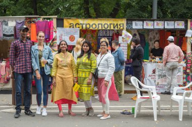 Hindistan Günü, çarşı