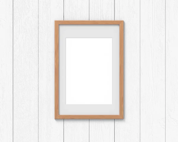 Marcos verticales de madera maqueta con un borde colgando en la pared. Base vacía para imagen o texto. Renderizado 3D . —  Fotos de Stock