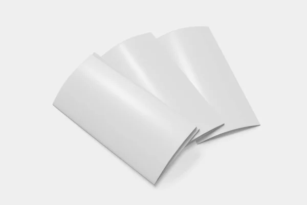 Τρία τρίπτυχο φυλλάδιο με βιβλίο κλειστό σε λευκό φόντο. απόδοση 3D — Φωτογραφία Αρχείου