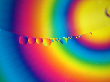 Yakından güzel soyut yağ kabarcıkları renkli pastel parlak arka plan, makro görüntü, tatlı renk, bulanık su damlaları, pastel damlalar, soyut duvar kağıdı