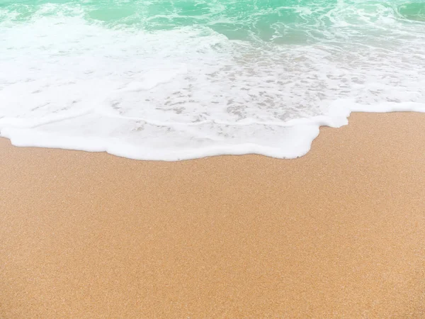 Weiche Welle Meer Auf Sandstrand Für Hintergrund Sommerreise Urlaub — Stockfoto