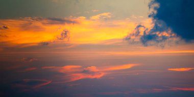 Sunset Sky Gradient Sunrise Sunrise Horizon Dawn Arkaplan Kırmızı Güneş Bulutlu Skyline Güzel Akşam Işığı Sahnesi Sarı Oragne Kırmızı Yaz Güneşi Arkaplan Seyahati.