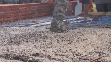 Somut olarak. Ev Vakfı için Beton Döşeme