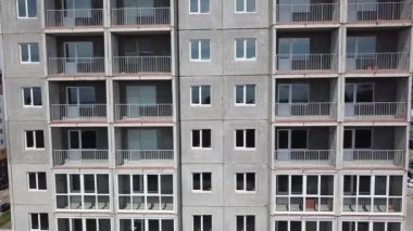 Ucuz Konutların Balkon ve Yeni Panel Kutusu Duvarı