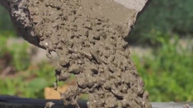 Çimento, Sıvı Beton İnşaat 'a dökülüyor. Endüstri Konsepti