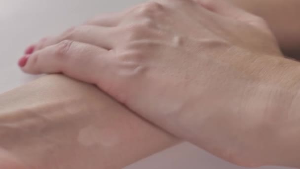 Vrouwen Smooth and Healthy Skin. Lichaamsweefsel regeneratie. Concept huidverzorging — Stockvideo