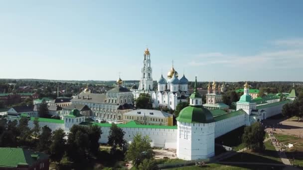 圣三一圣塞尔吉乌斯拉瓦。莫斯科区，俄罗斯。空中景观. — 图库视频影像