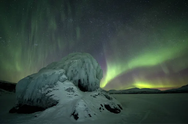 Aurora Borealis Northern Lights in Lake Tornetrask, Abisko, Northern Sweden — Stock Photo, Image