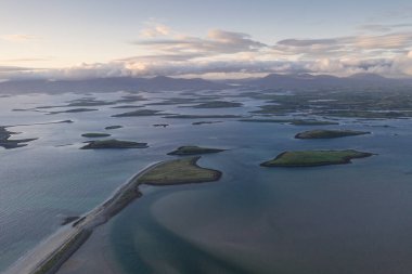 Clew Bay, Mayo, İrlanda 'daki davulcuların insansız hava aracı görüntüleri. Yüksek kalite fotoğraf