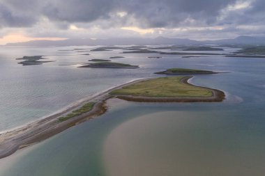 Clew Bay, Mayo, İrlanda 'daki davulcuların insansız hava aracı görüntüleri. Yüksek kalite fotoğraf