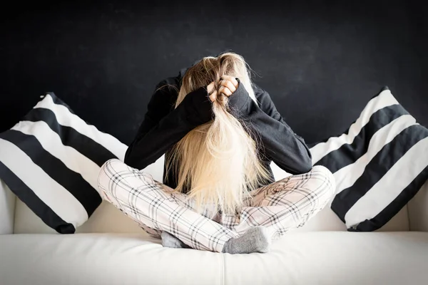 Ongelukkige Vrouw Zitten Bank — Stockfoto