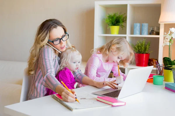 Busy Woman Trying Work While Babysitting Two Kids — Stock Photo, Image