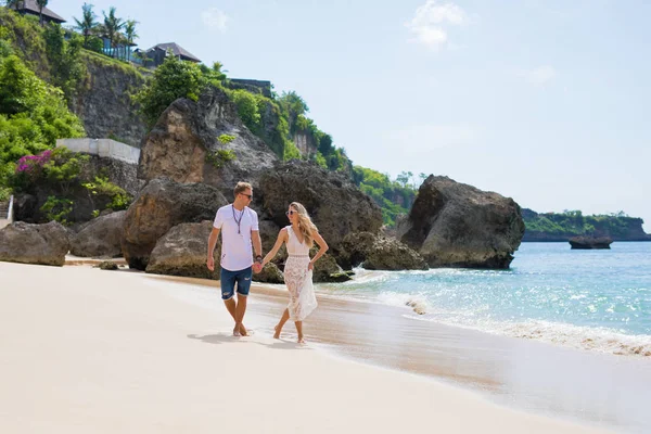 Pareja Isla Tropical — Foto de Stock