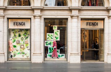 Rome, İtalya - 13 Mayıs 2018: Fendi moda mağaza Roma.