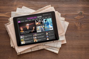 Teknoloji haberleri web sitesinde tablet. Tüm içeriği oluşur.