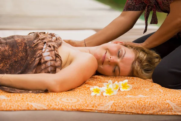 Woman Enjoying Authentic Thai Full Body Massage — Stock Photo, Image