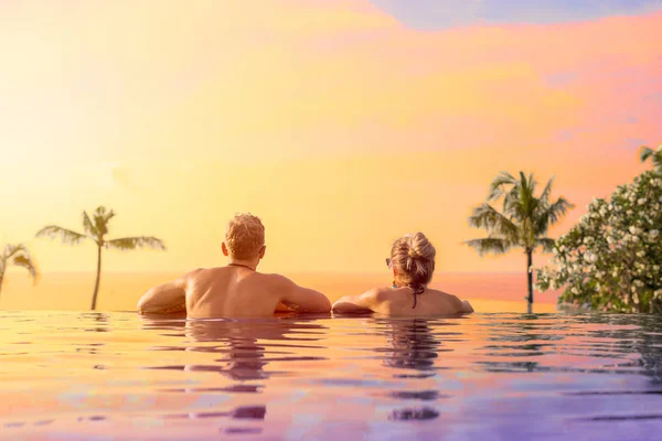 Koppel Vakantie Tropische Resort — Stockfoto