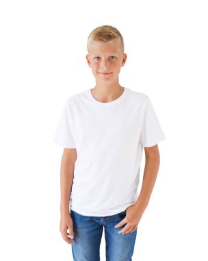 Çocuğun beyaz t-shirt mockup şablonu