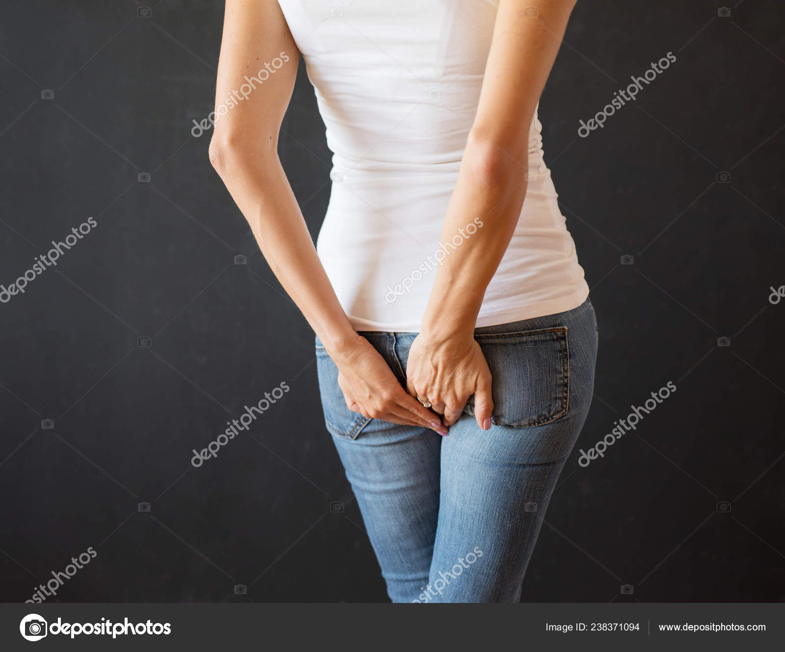 holding her ass Red tube retro sex