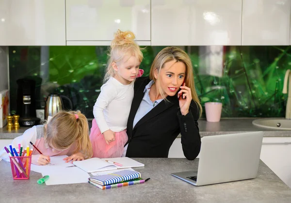 Woman Working Home Being Children Same Time — Stock Photo, Image