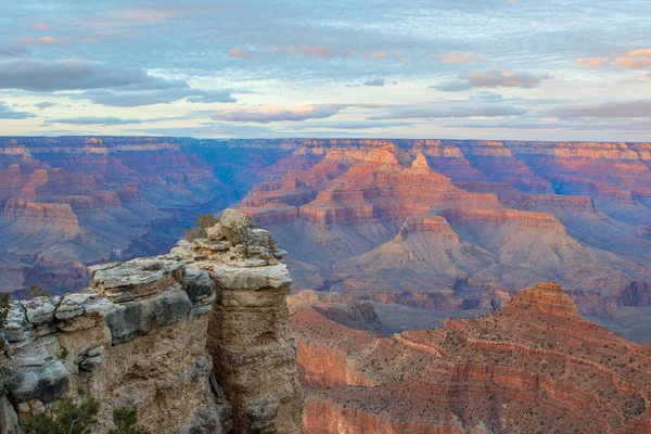 Grand Canyon Sonnenaufgang vom hermetischsten Punkt des Weges — Stockfoto