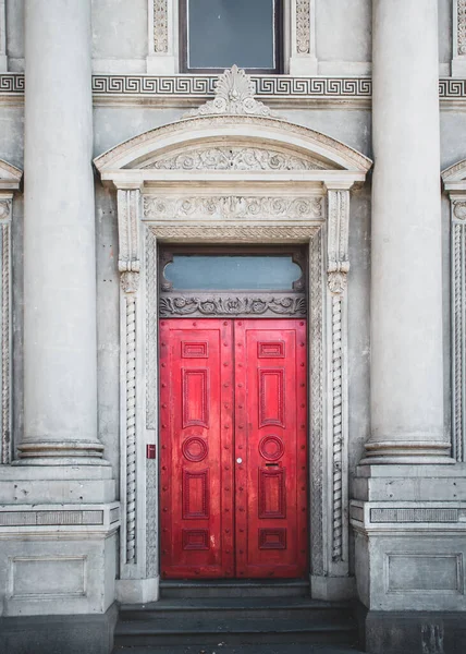 Ballarat Taki Bir Binanın Kırmızı Kapısı — Stok fotoğraf