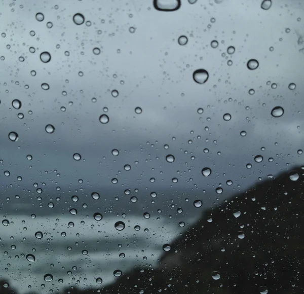 Gotas Chuva Janela Fundo Oceano — Fotografia de Stock