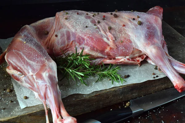 Hele Rauwe Lam Mes Het Houten Bord Schapen Karkas Met — Stockfoto