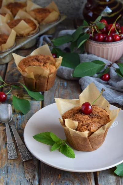 Muffin Från Lin Frön Hirs Och Ris Mjöl Med Körsbär — Stockfoto