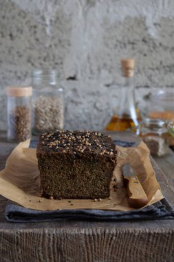 Apple ekmek somun ayçiçeği tohumu, chia ve keten tohumu. Homemade Pişirme. Paleo diyet. Organik sağlıklı vejetaryen yemek. Ücretsiz Gluten. Süt ücretsiz. Tahıl ücretsiz.