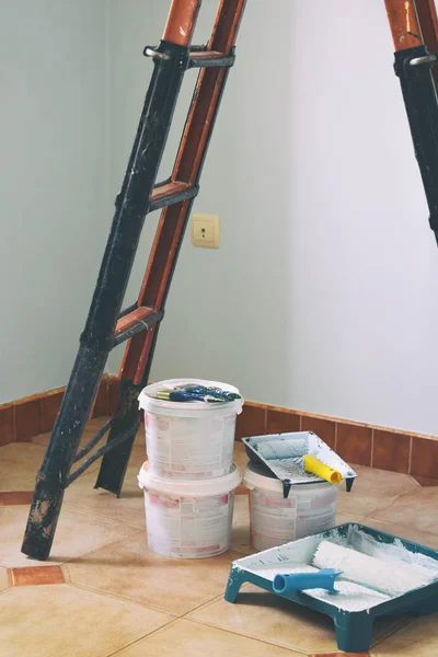 Freshly Painted Light Blue Room Painting Equipments Home Ladder Painting — Stock Photo, Image